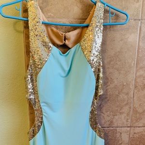 Vestido largo  nuevo  para una sita  en la noche